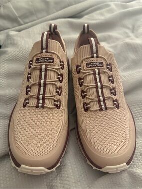 Skechers Sport Adventure Slip-On Sneakers in pink with Burgundy Trim